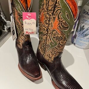 FRYE boots …never wore ..price tag still attached